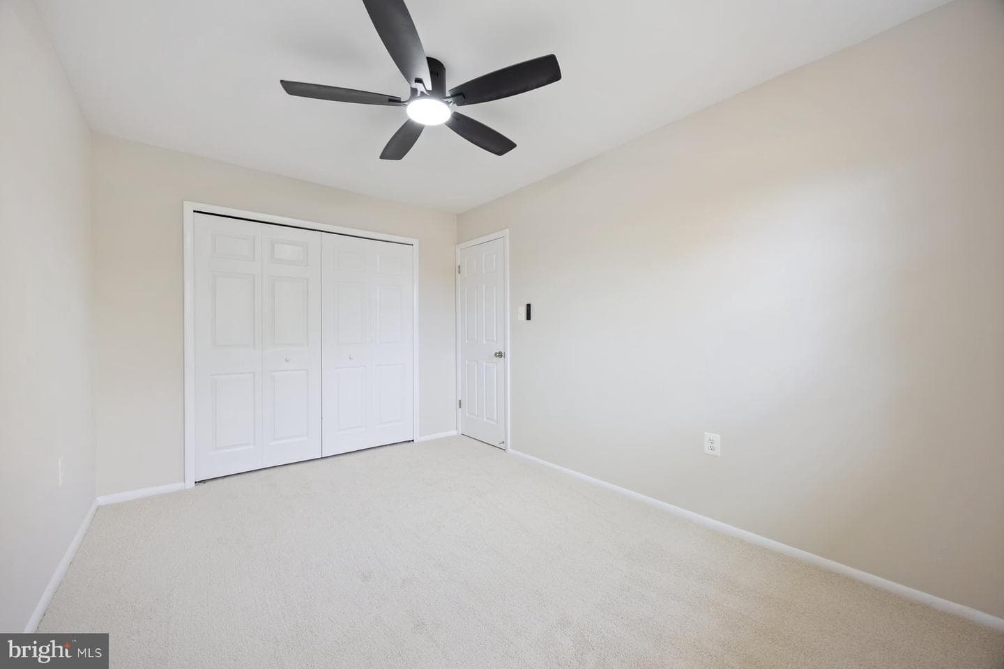 594 Millshire Drive photo 27