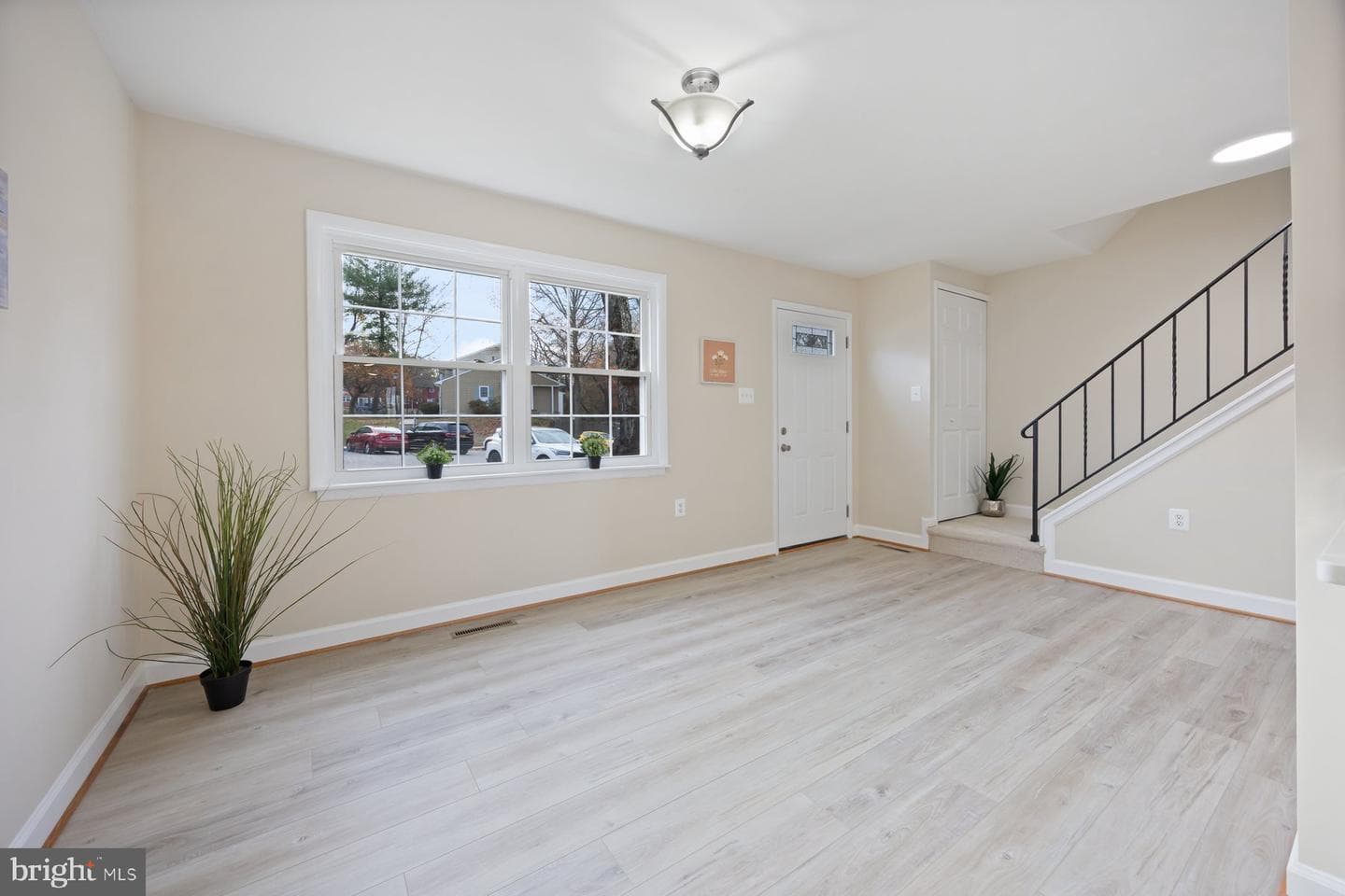 594 Millshire Drive photo 6