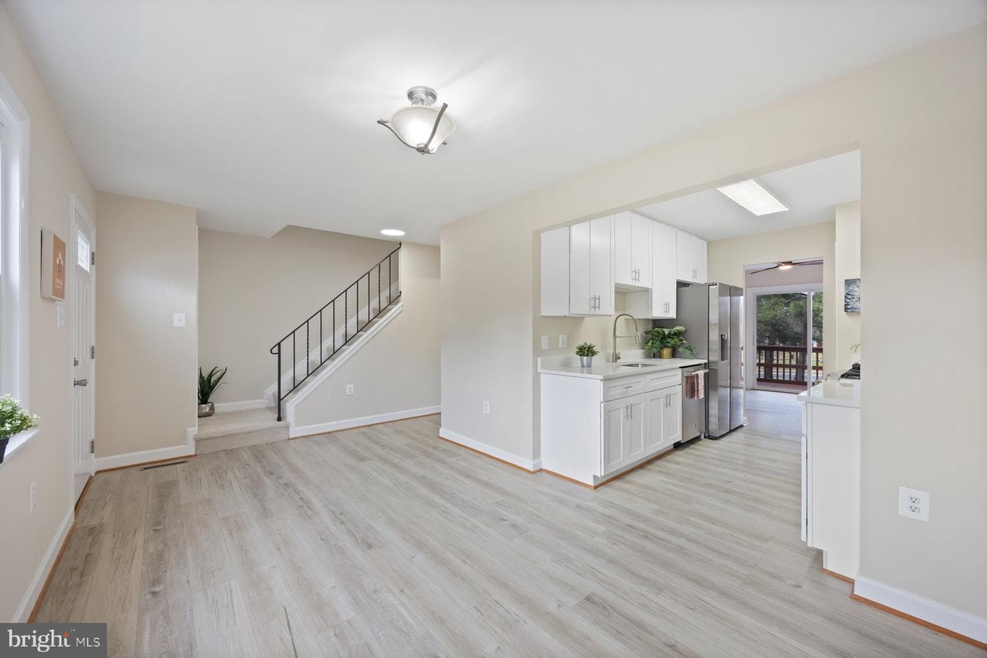 594 Millshire Drive photo 7