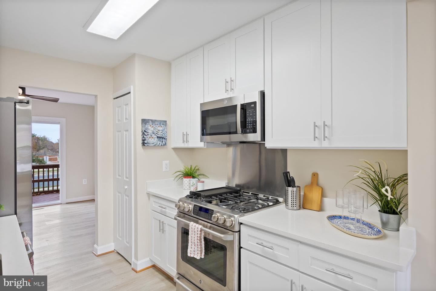 594 Millshire Drive photo 9