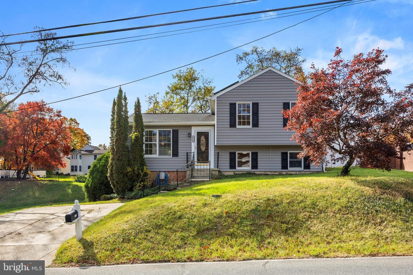 300 Twin Oaks Road