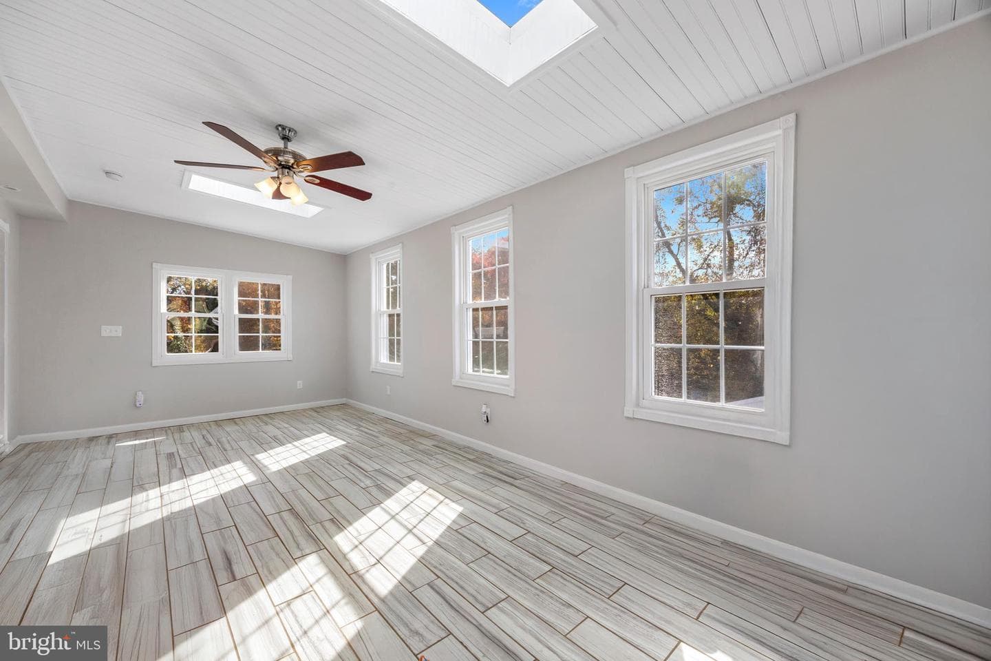 300 Twin Oaks Road photo 13