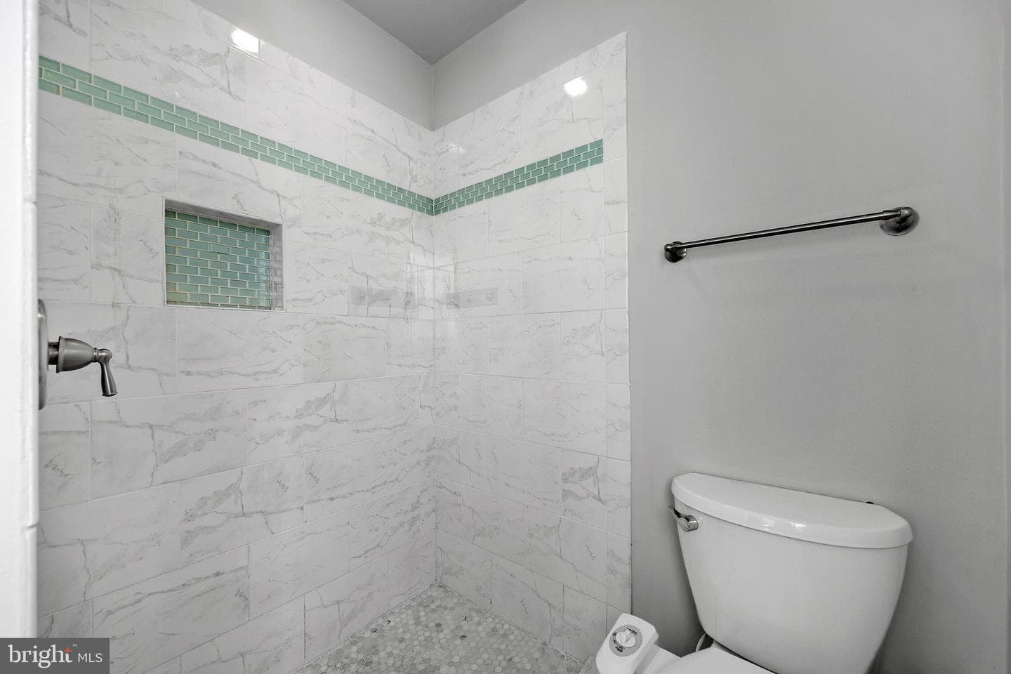300 Twin Oaks Road photo 21