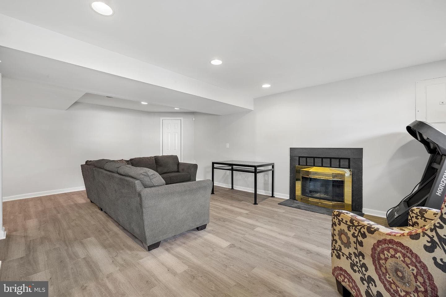 300 Twin Oaks Road photo 22