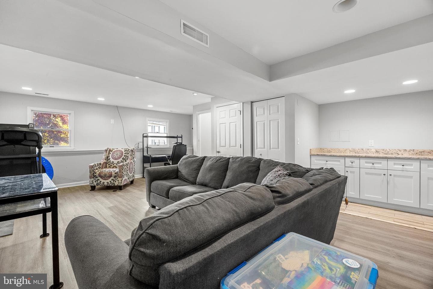300 Twin Oaks Road photo 23