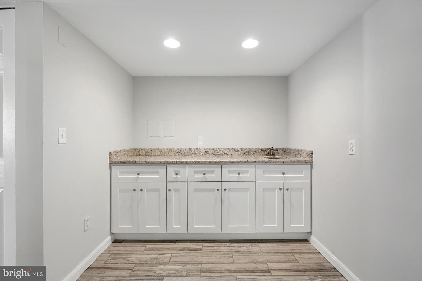 300 Twin Oaks Road photo 24