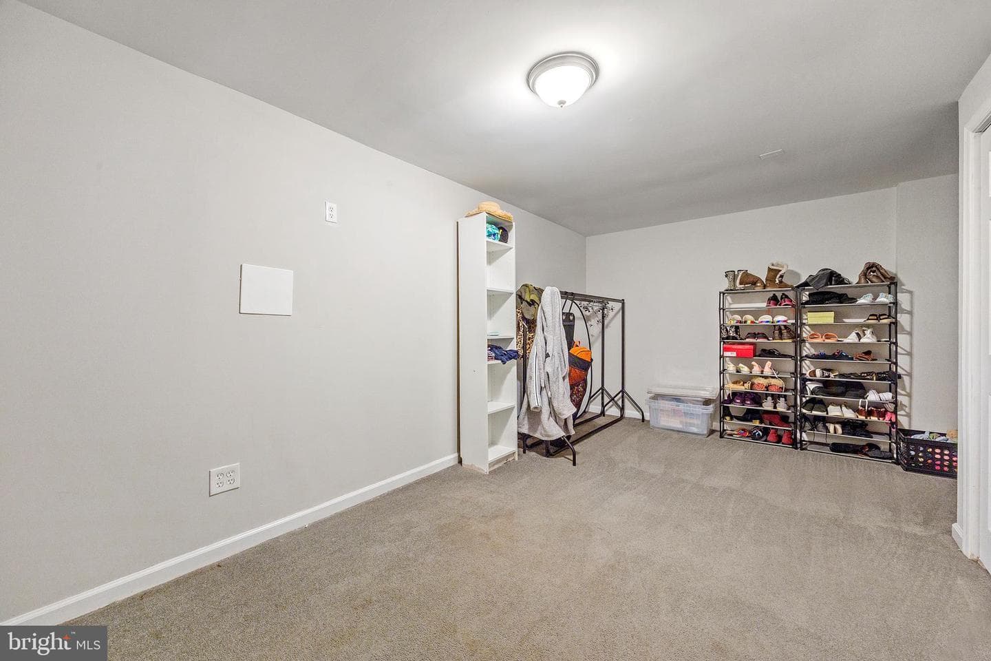 300 Twin Oaks Road photo 25