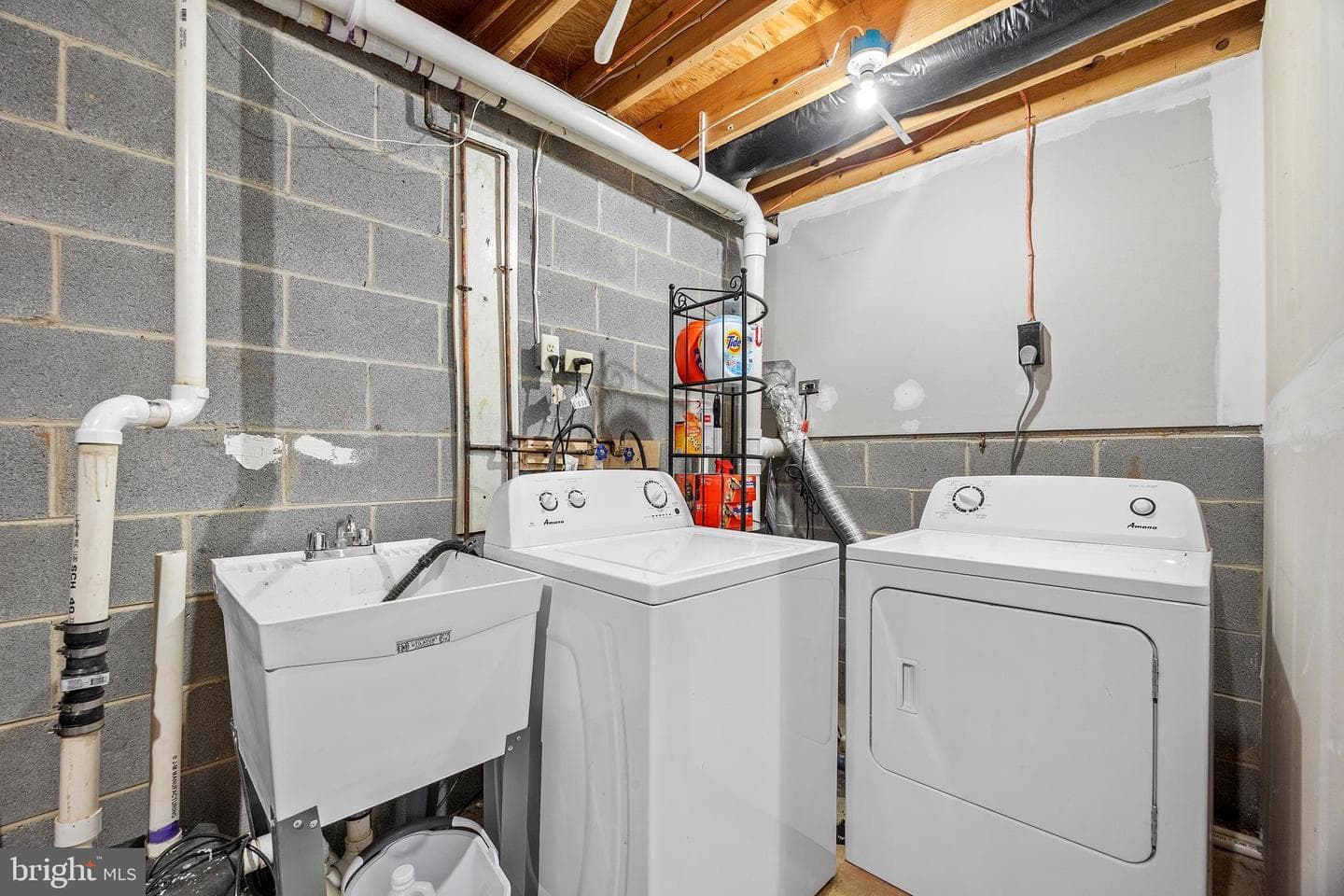 300 Twin Oaks Road photo 27