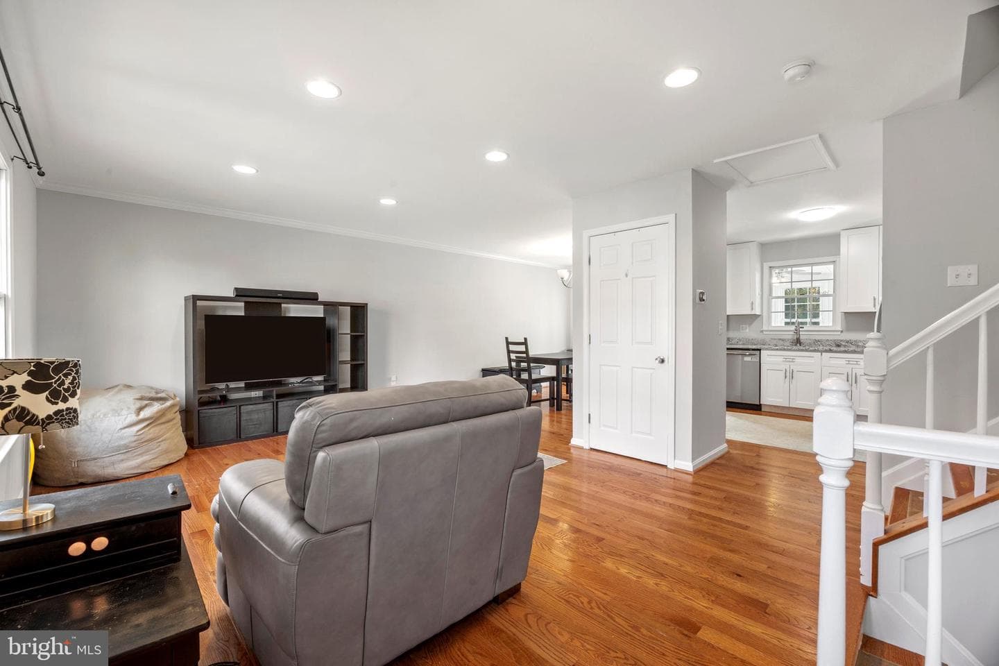 300 Twin Oaks Road photo 3