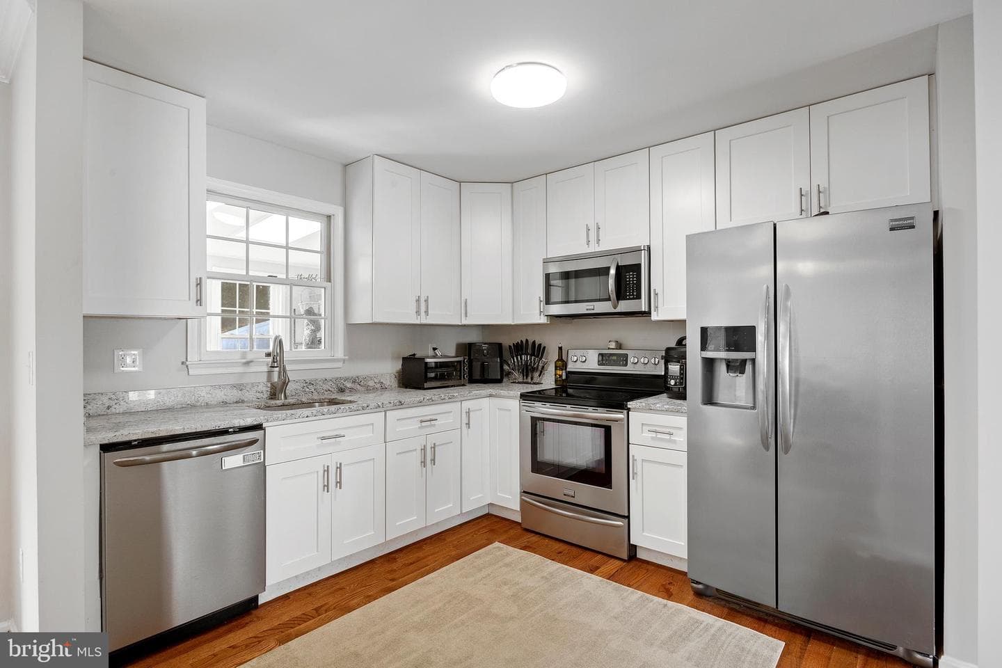 300 Twin Oaks Road photo 8