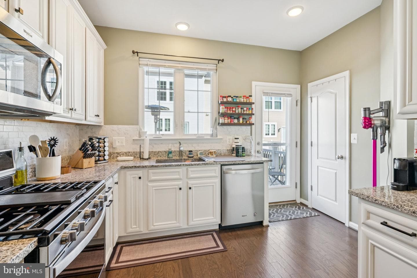 2616 Hardaway Circle photo 5