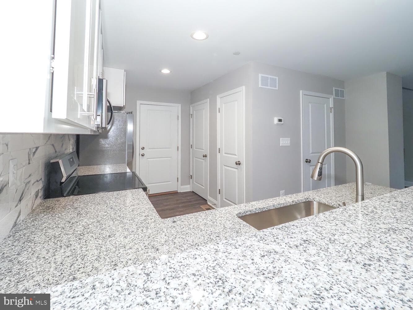 260 Magothy Boulevard photo 12