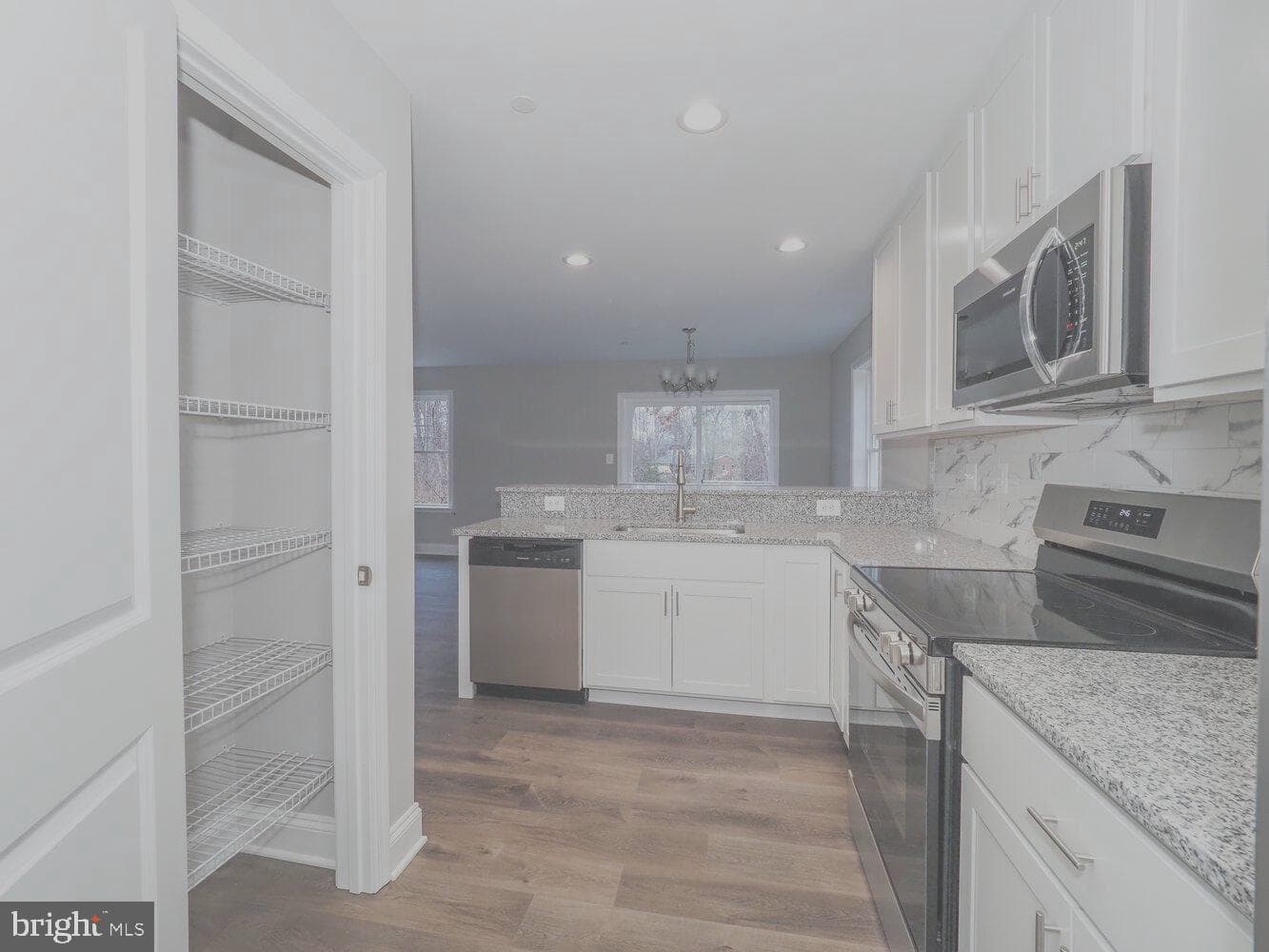 260 Magothy Boulevard photo 9