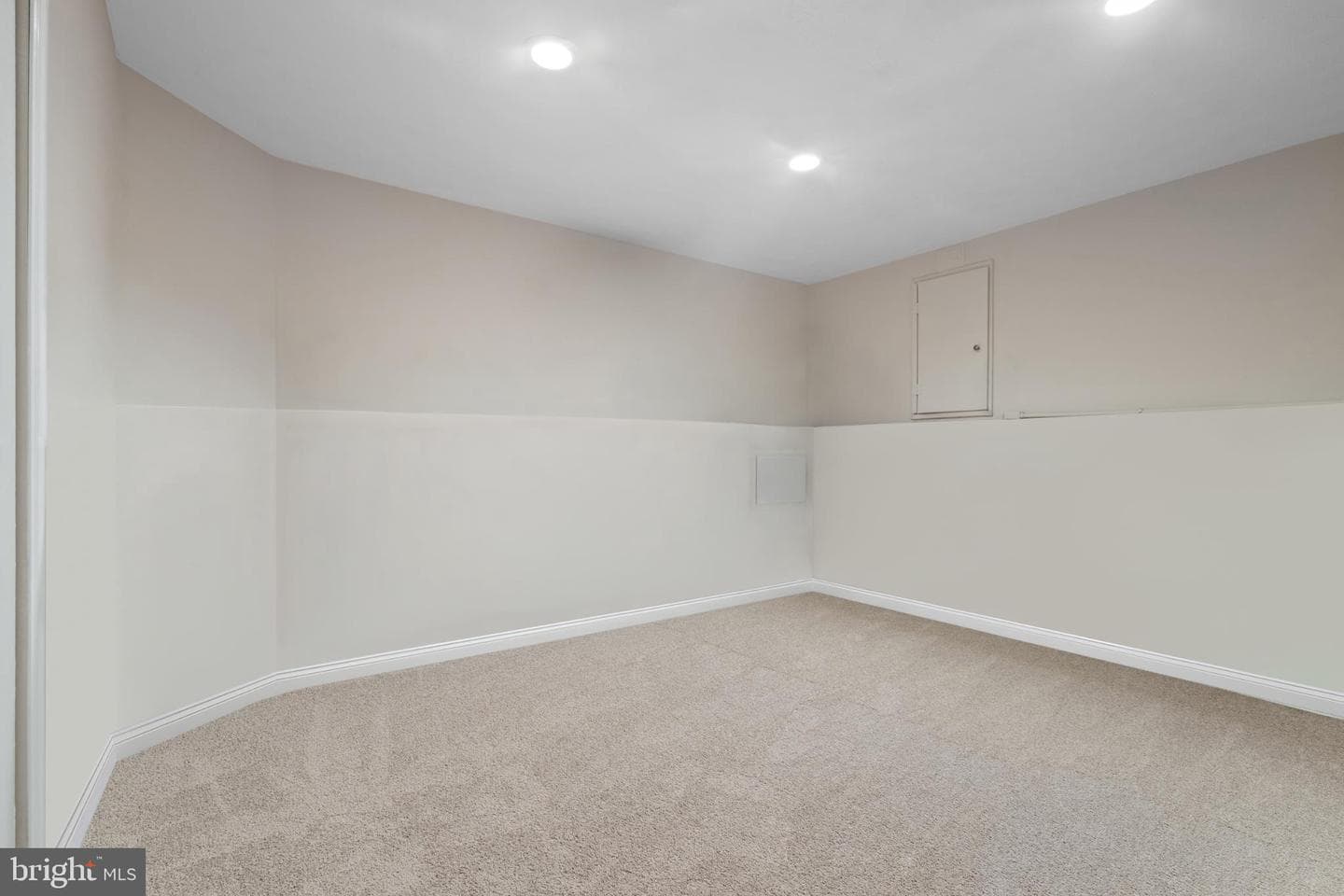 706 Willow Tree Drive photo 25