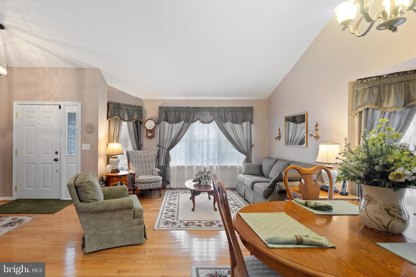 706 Willow Tree Drive photo 9