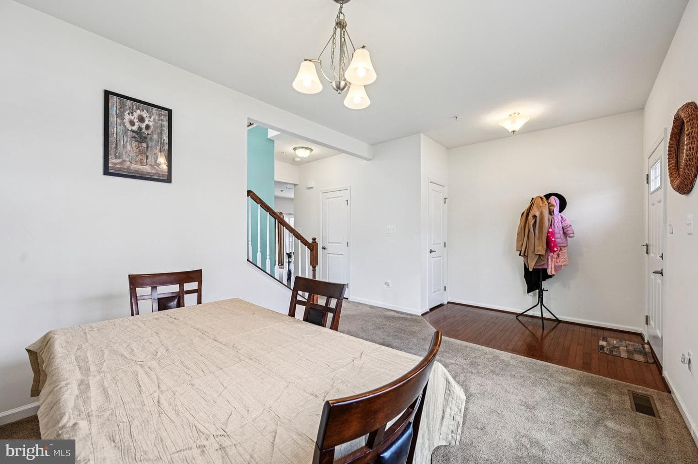 7811 Maple Run Court photo 4
