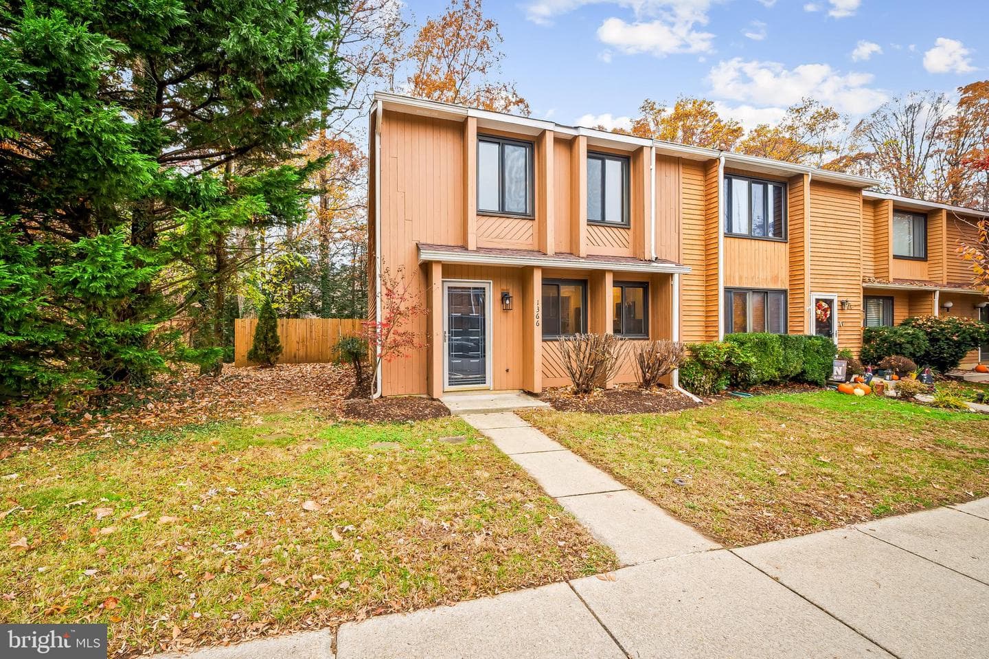 1366 Almond Drive photo 3