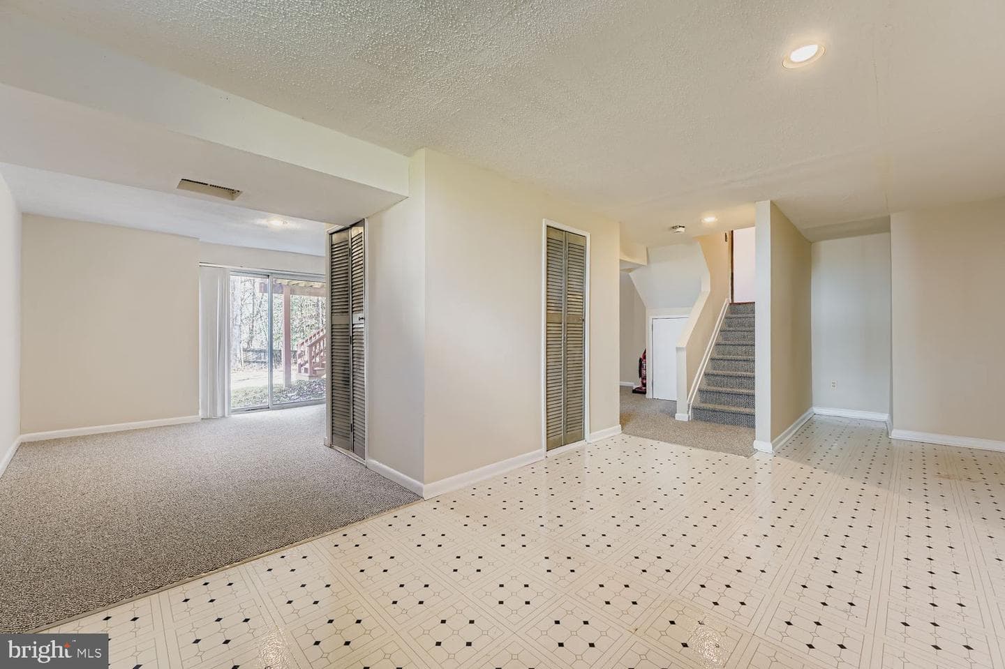 1893 Bragg Way N photo 27