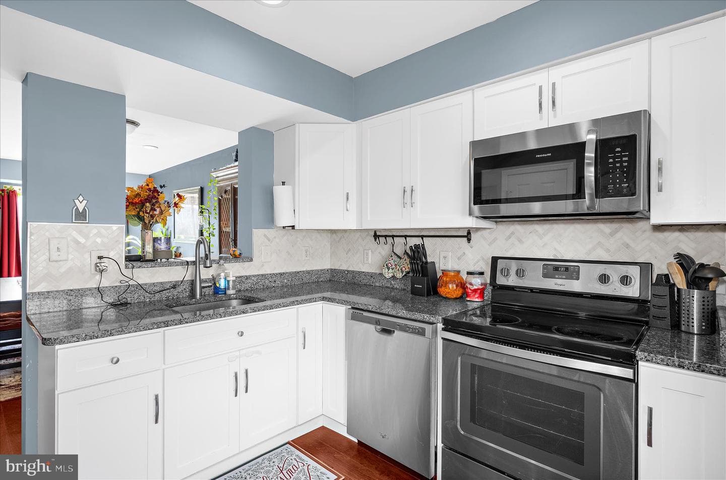 1462 Stoney Point photo 10