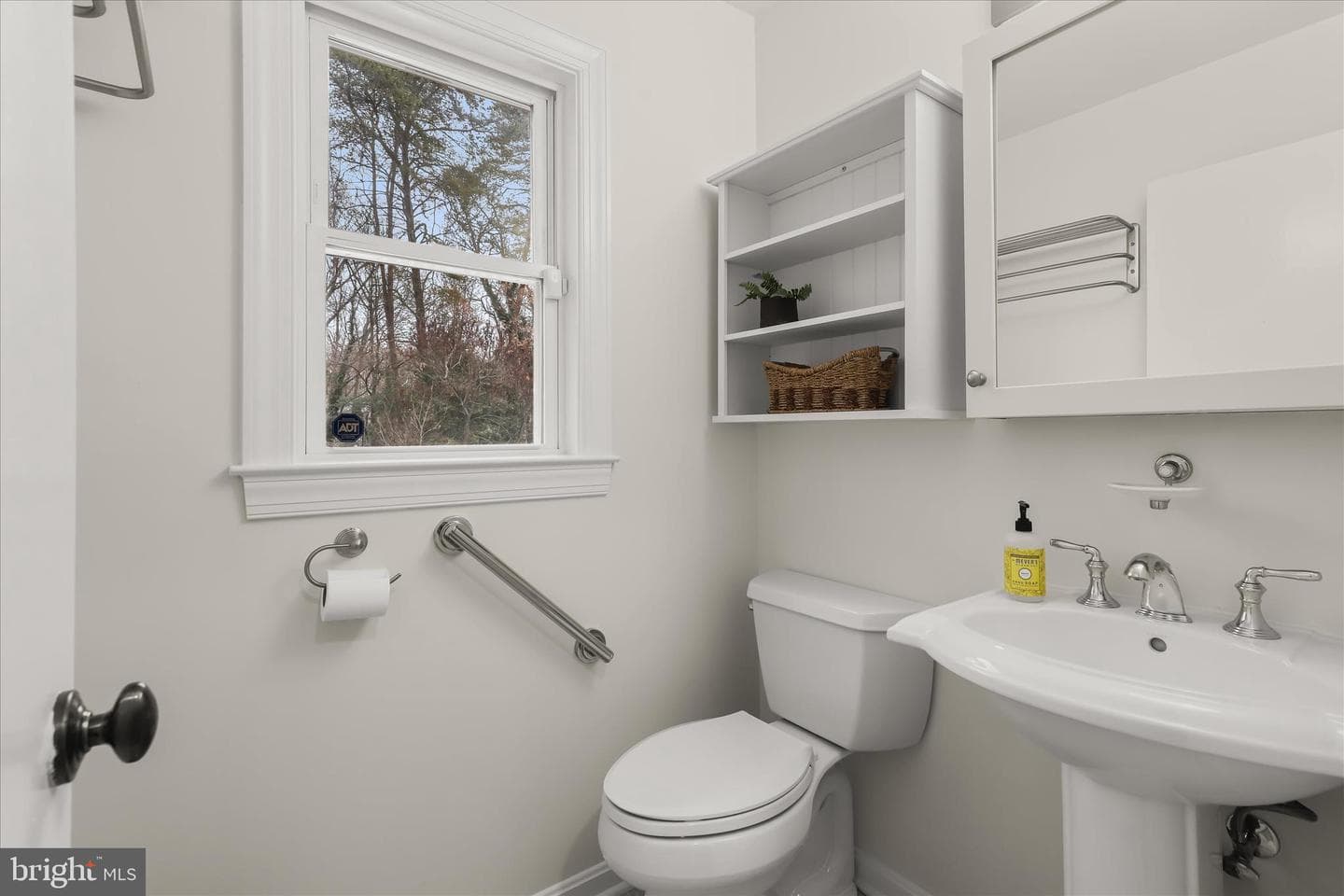 147 Northway photo 19