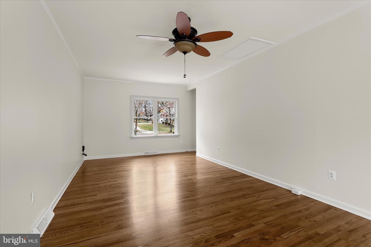 147 Northway photo 20
