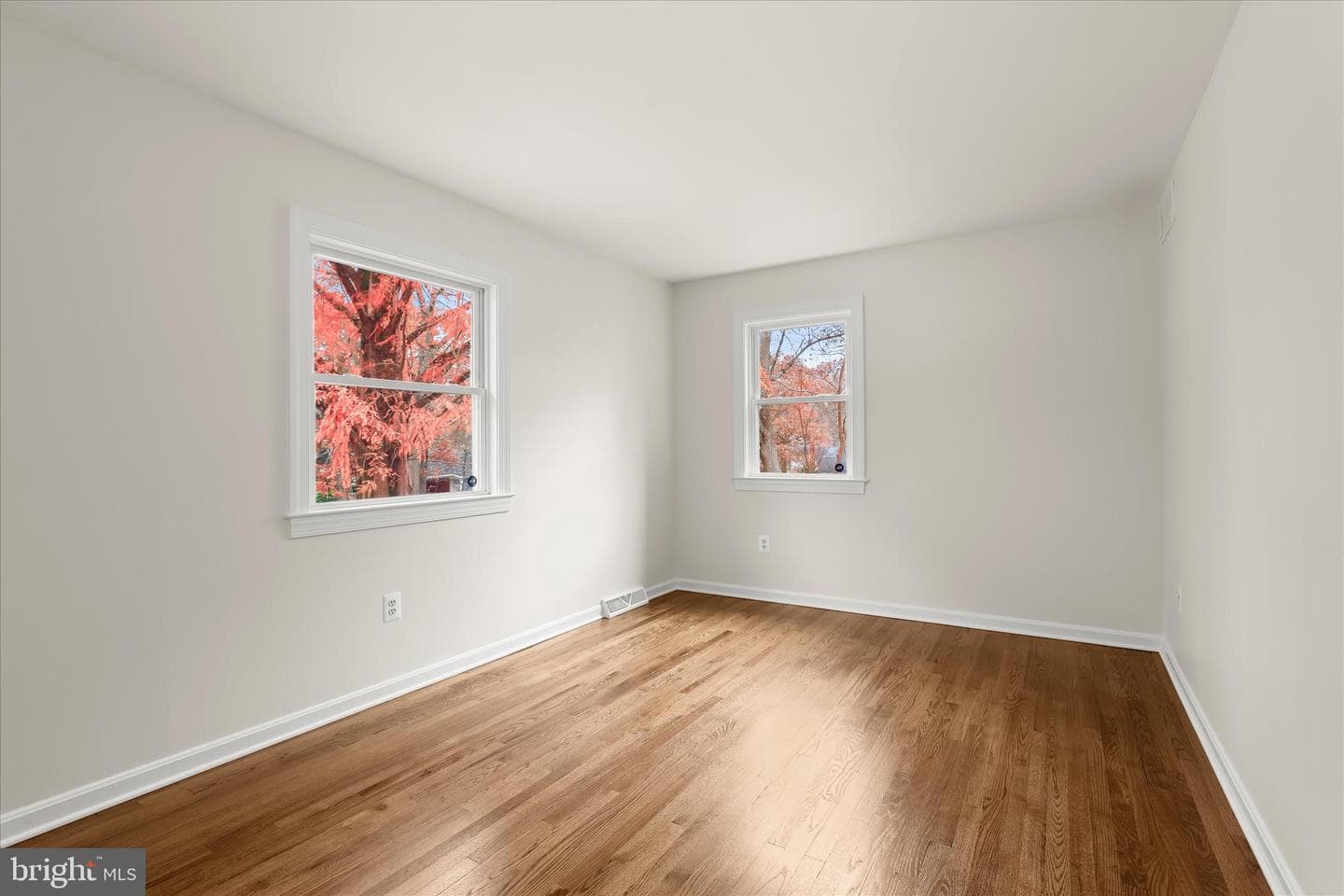 147 Northway photo 32