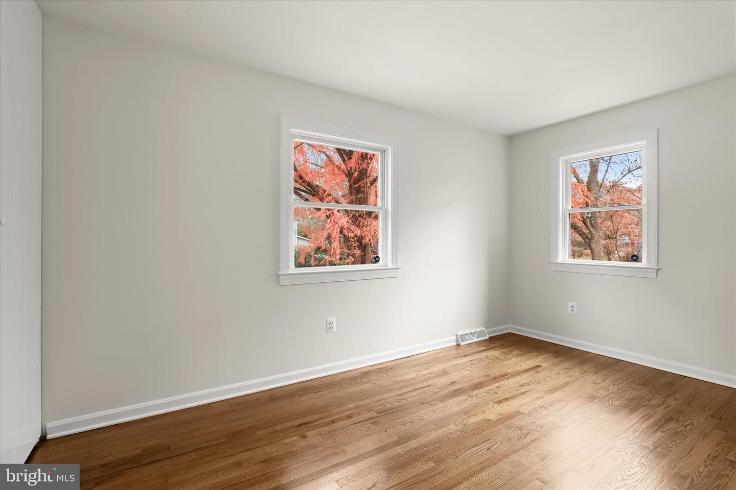 147 Northway photo 33