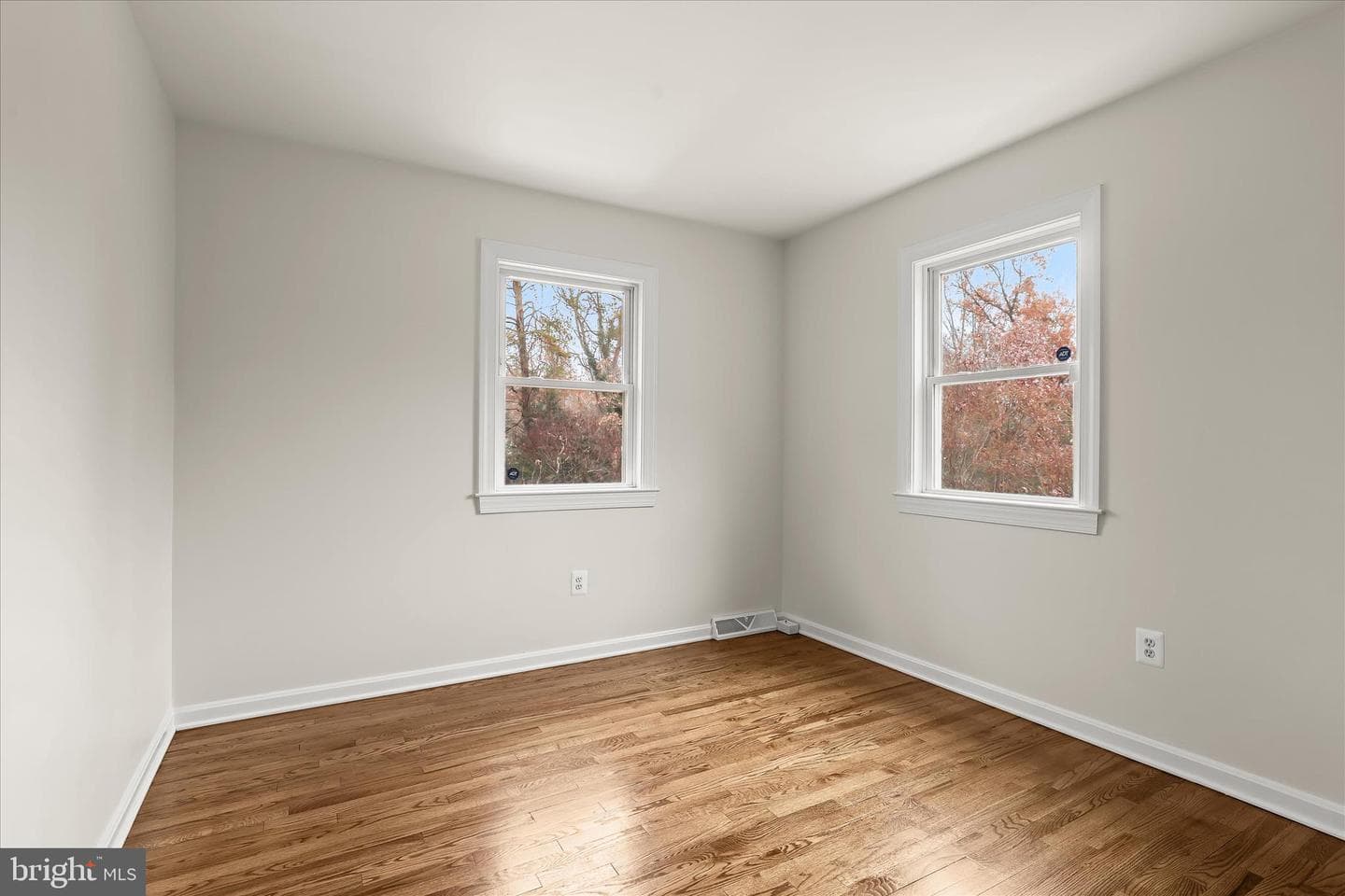 147 Northway photo 36