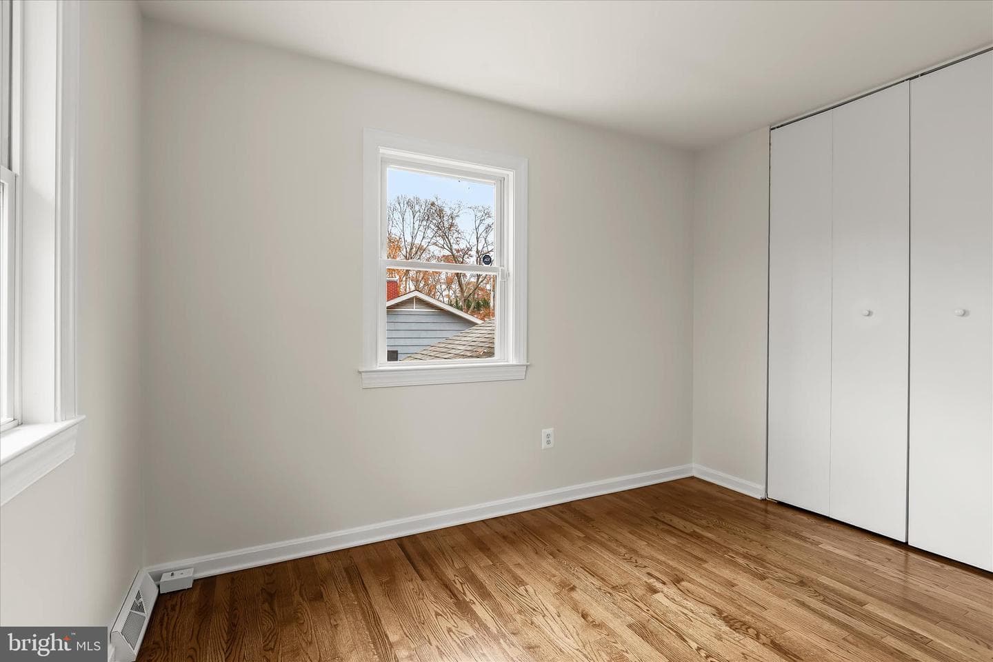 147 Northway photo 37
