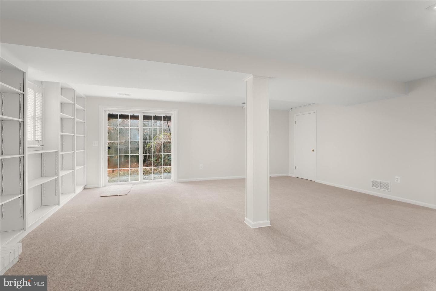 147 Northway photo 40