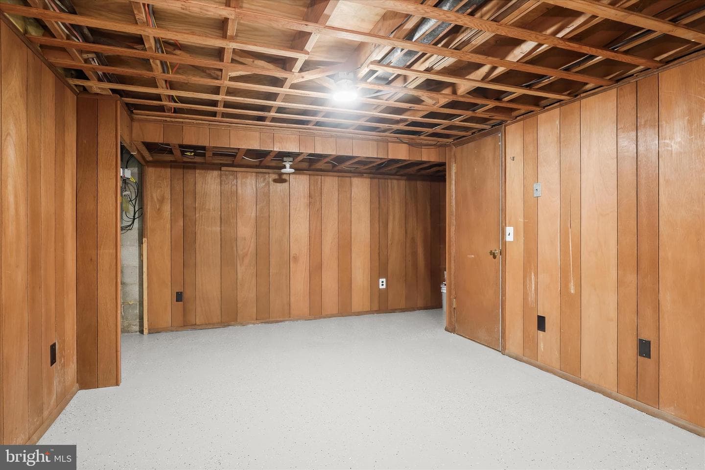 147 Northway photo 45