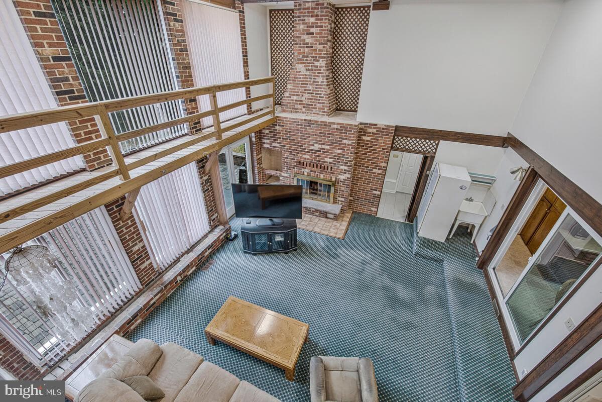 1237 Queen Anne Avenue photo 10