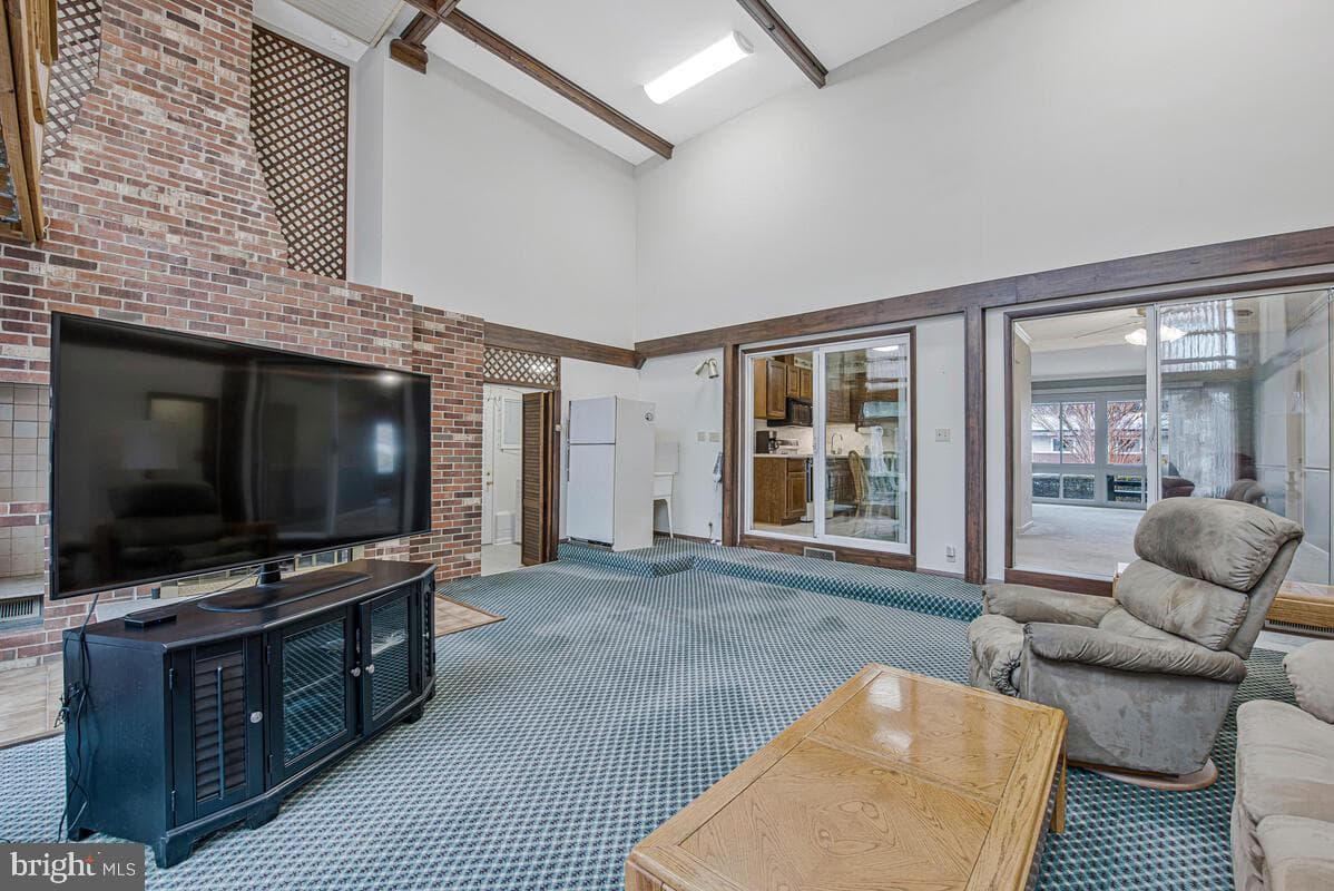 1237 Queen Anne Avenue photo 12