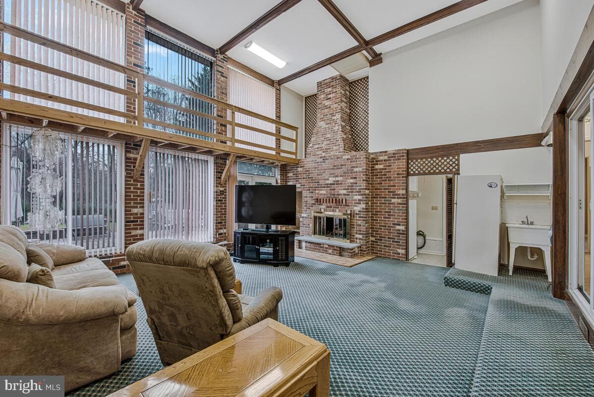 1237 Queen Anne Avenue photo 13