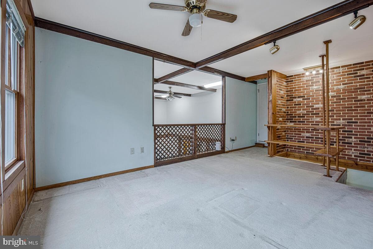 1237 Queen Anne Avenue photo 18