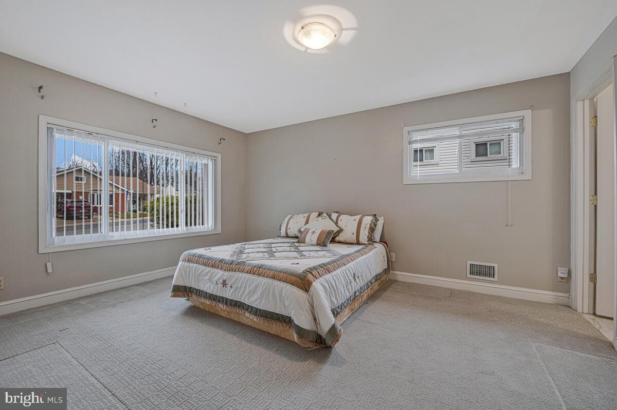 1237 Queen Anne Avenue photo 20