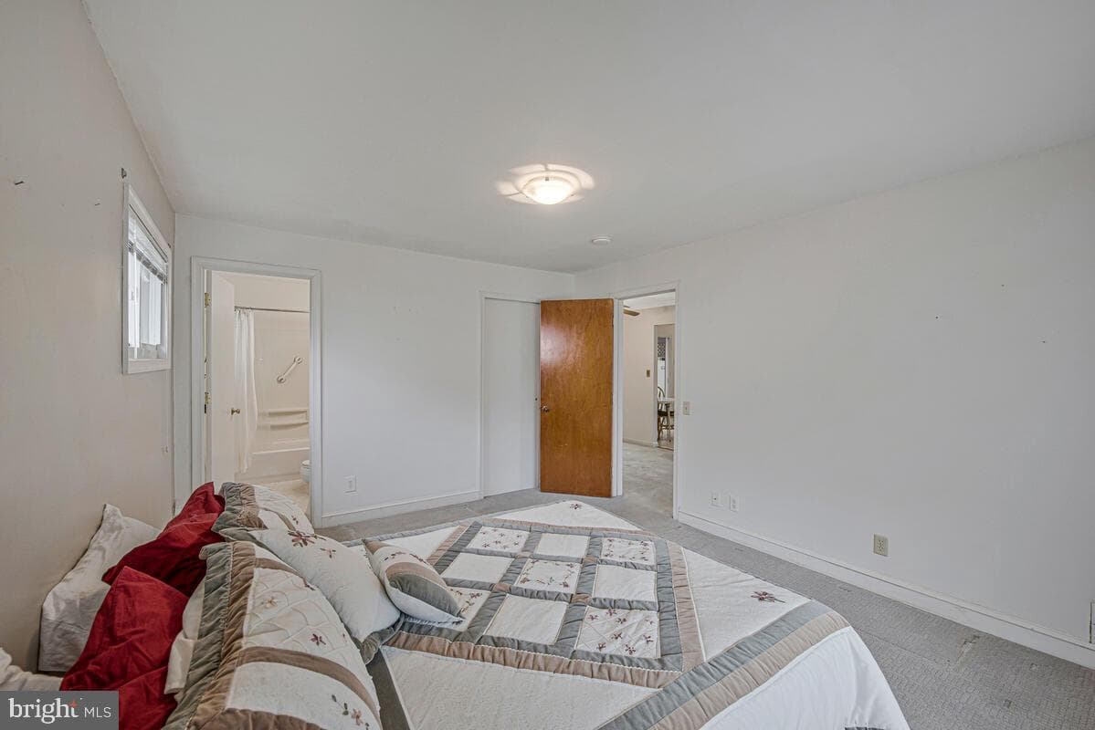 1237 Queen Anne Avenue photo 21