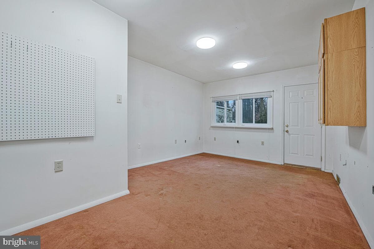 1237 Queen Anne Avenue photo 23