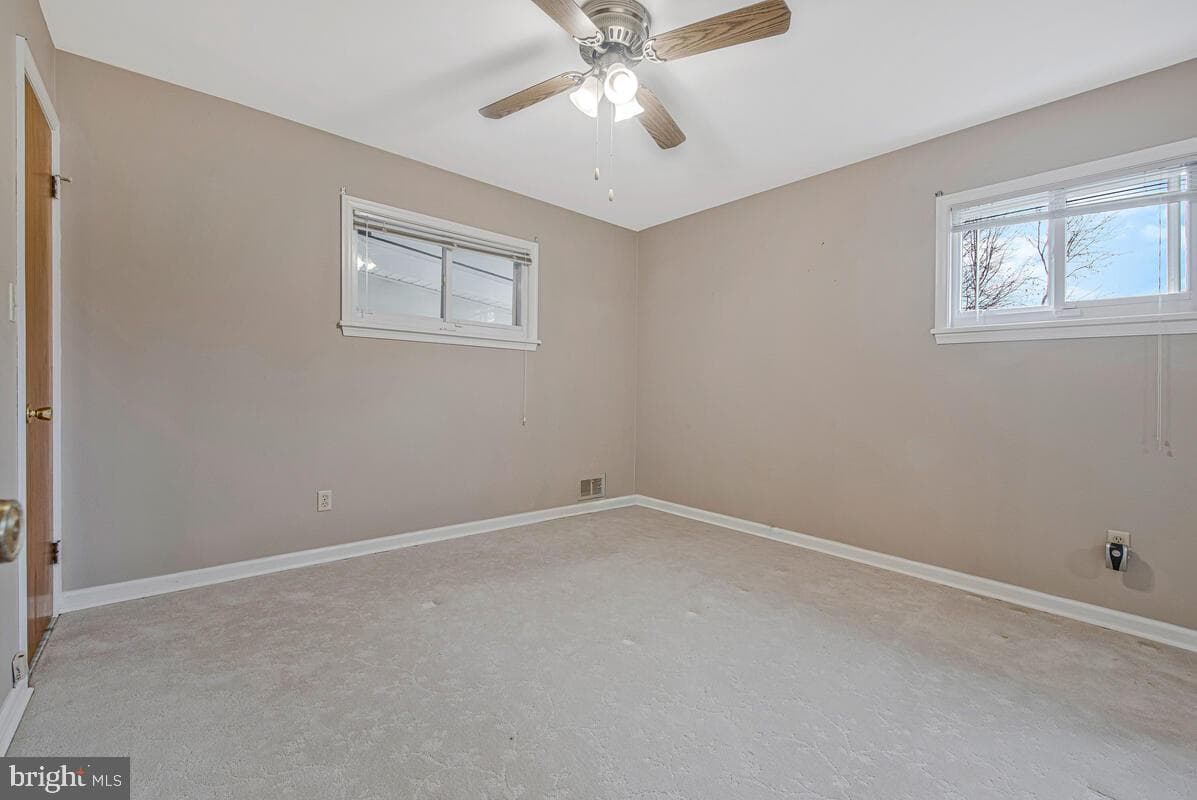 1237 Queen Anne Avenue photo 29