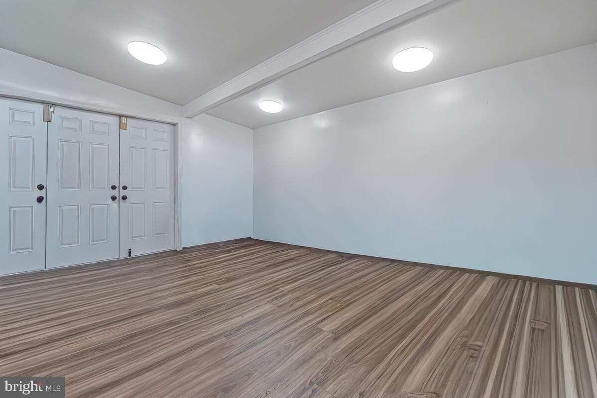 1237 Queen Anne Avenue photo 31