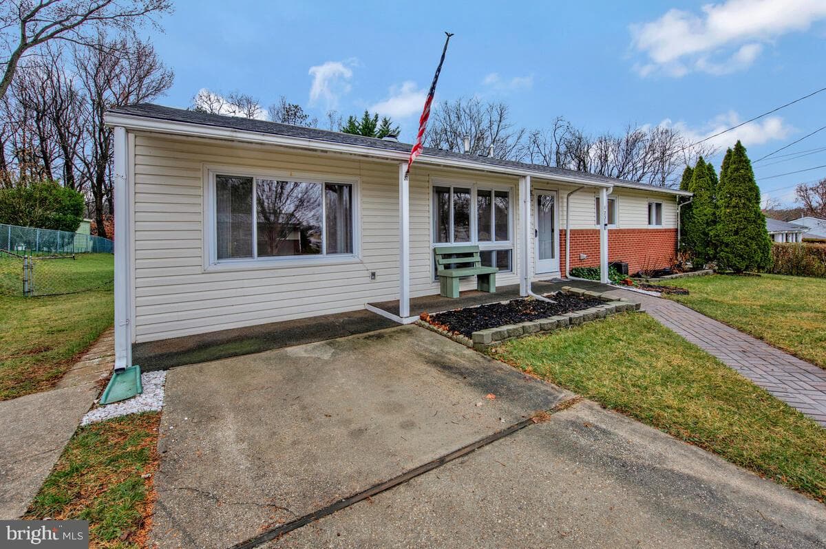 1237 Queen Anne Avenue photo 35