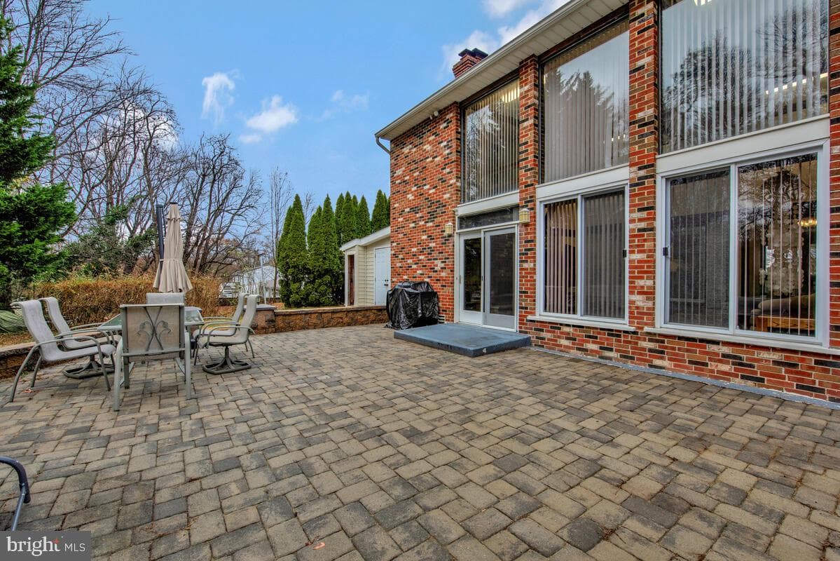 1237 Queen Anne Avenue photo 36