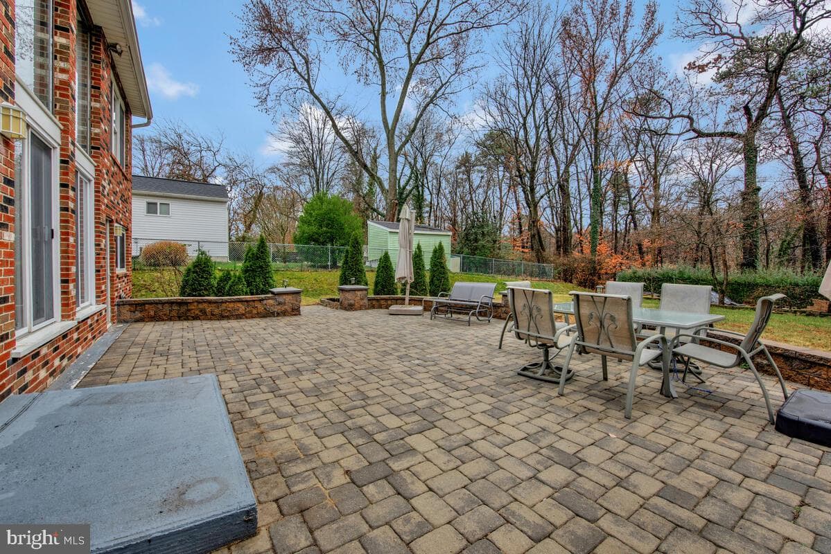 1237 Queen Anne Avenue photo 37