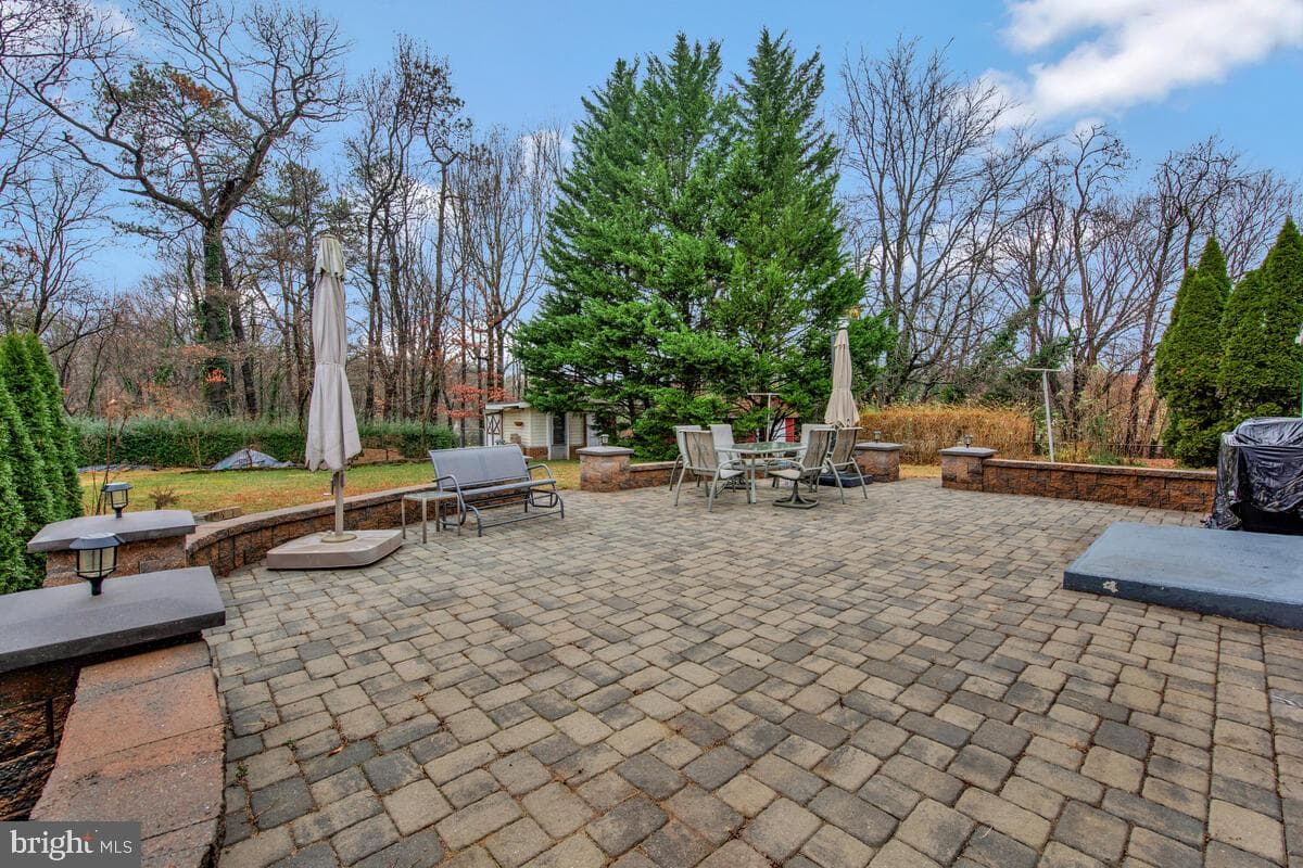 1237 Queen Anne Avenue photo 41