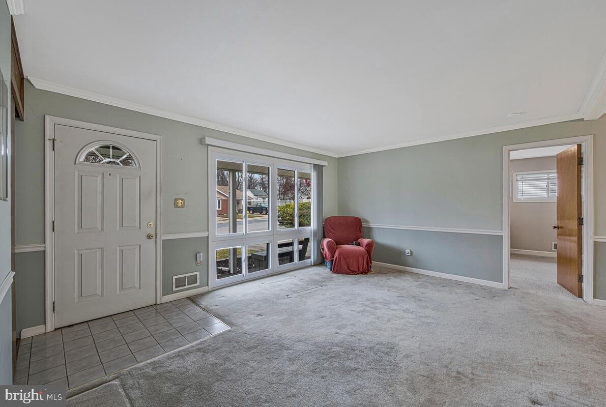 1237 Queen Anne Avenue photo 5