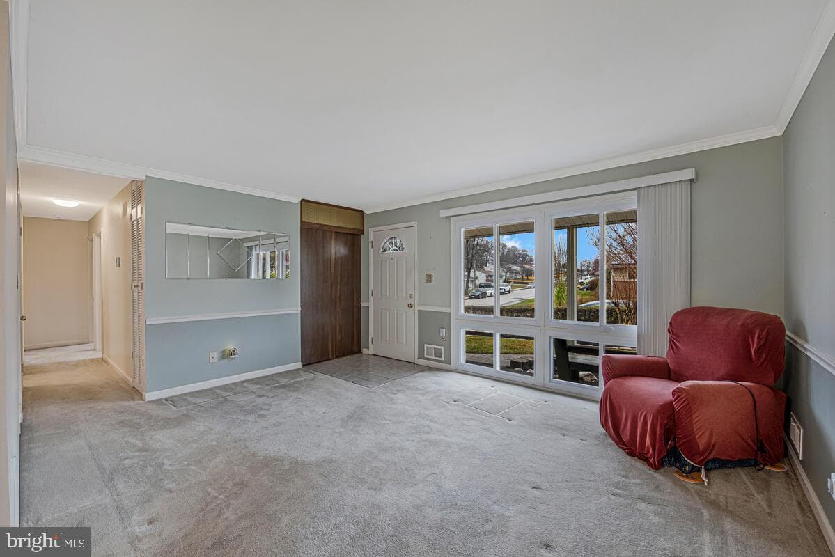 1237 Queen Anne Avenue photo 7