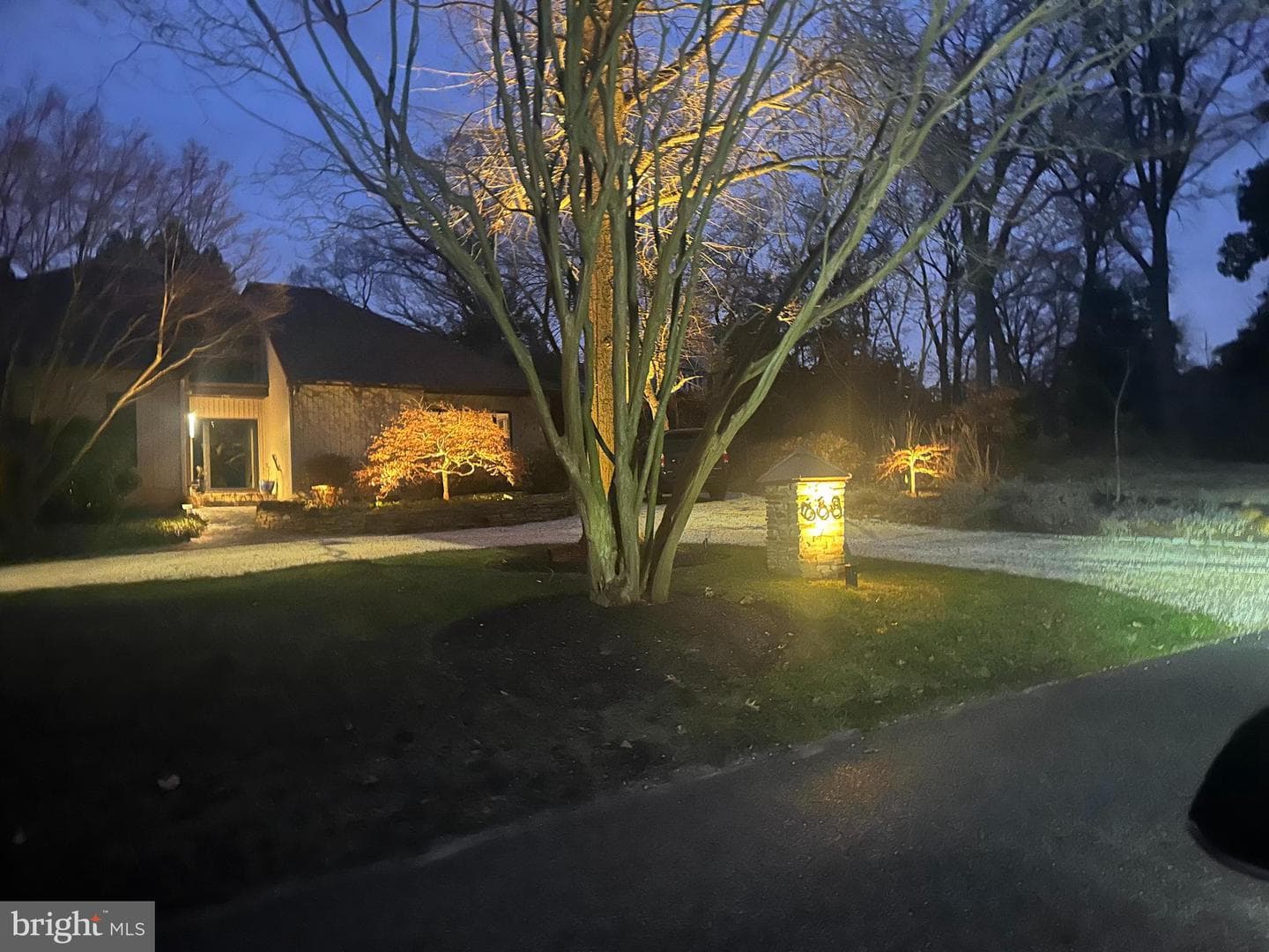 668 Broadwater Way photo 3