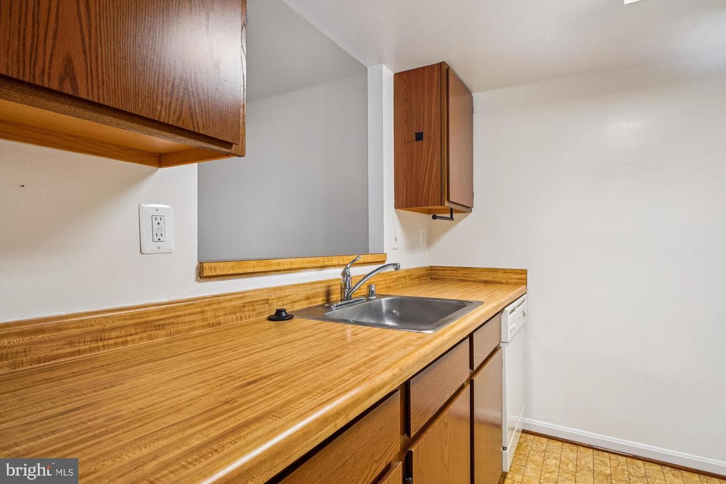 1410 Greendale Court #2-1410 photo 5