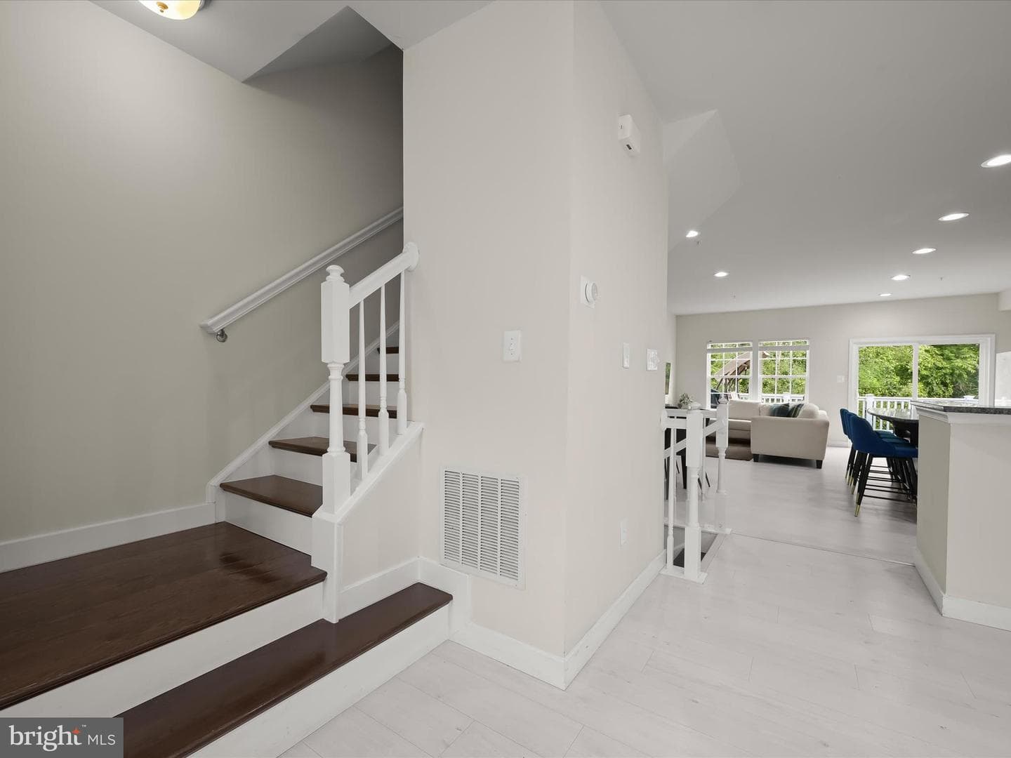 7266 Dorchester Woods Lane photo 25