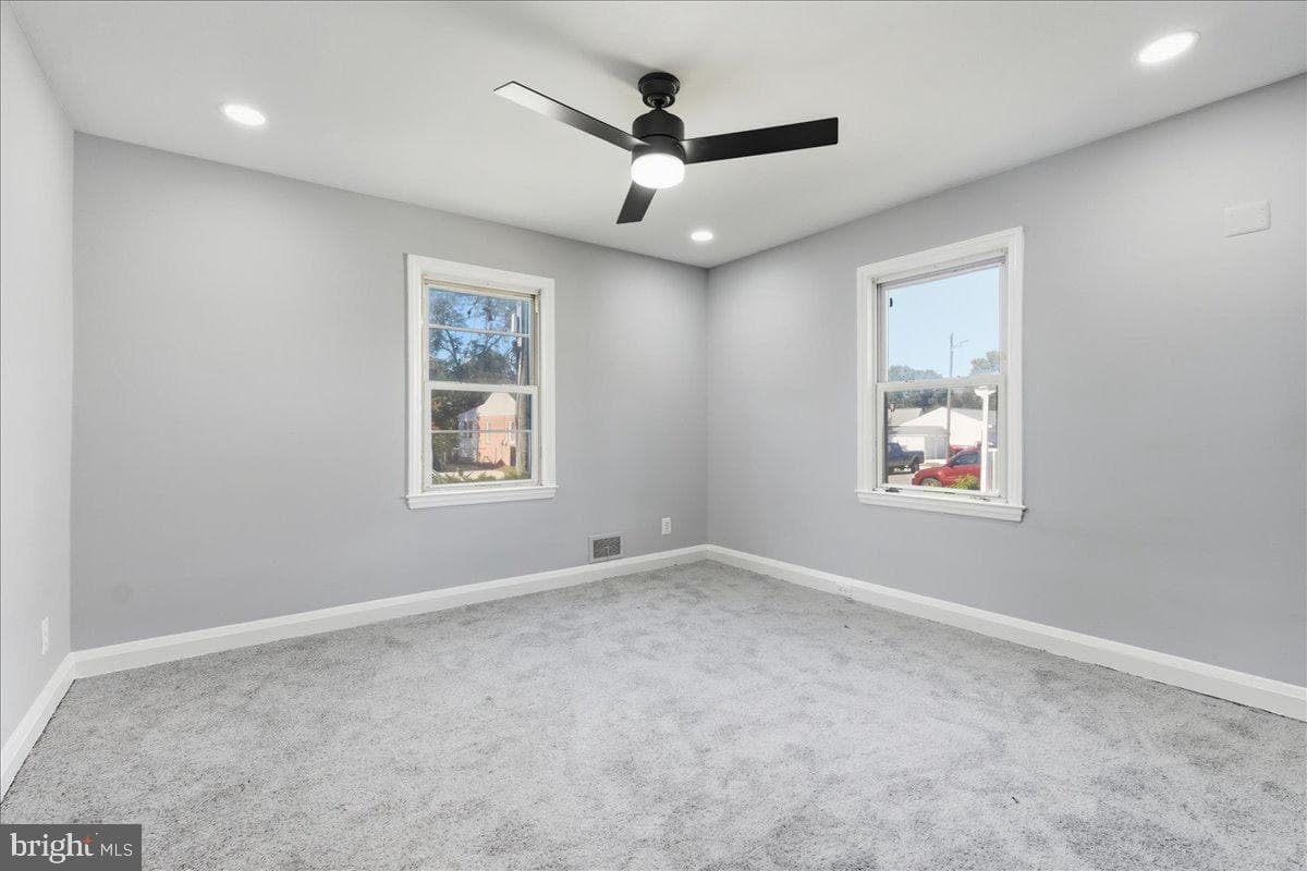 305 Newfield Road photo 10